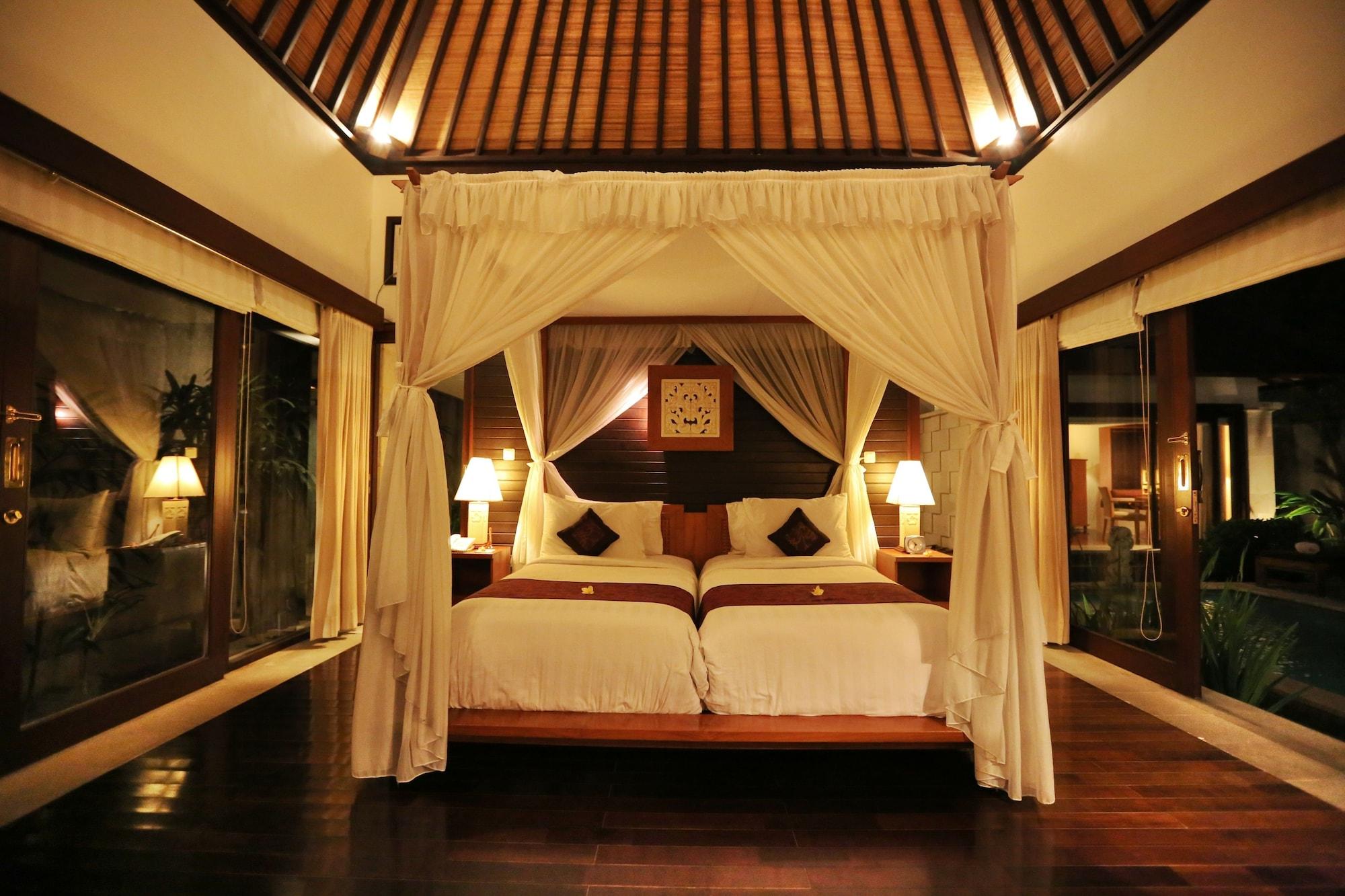 The Sanyas Suite Seminyak Exterior foto