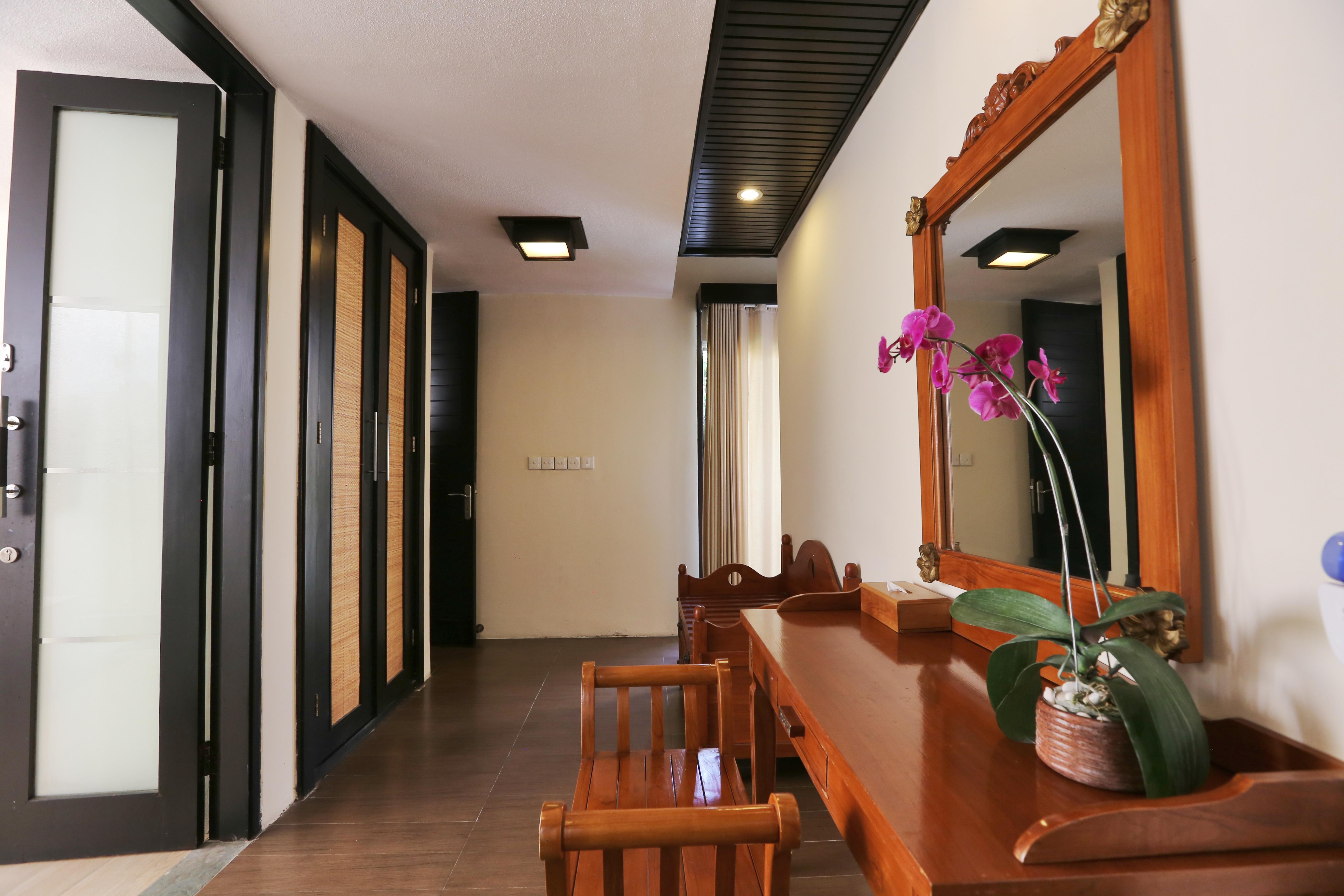 The Sanyas Suite Seminyak Exterior foto